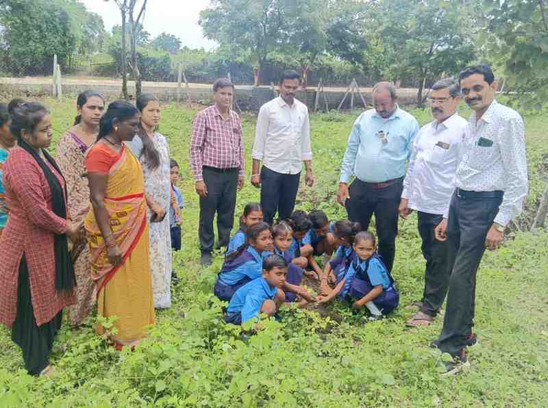 वृक्षारोपण